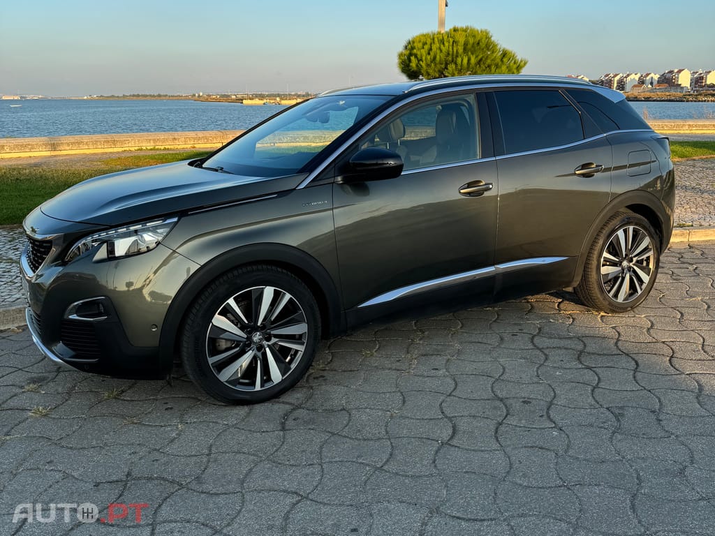 Peugeot 3008 Hybrid4