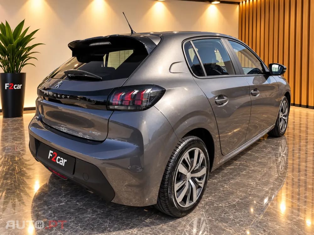 Peugeot 208 1.2 PureTech Allure Pack EAT8