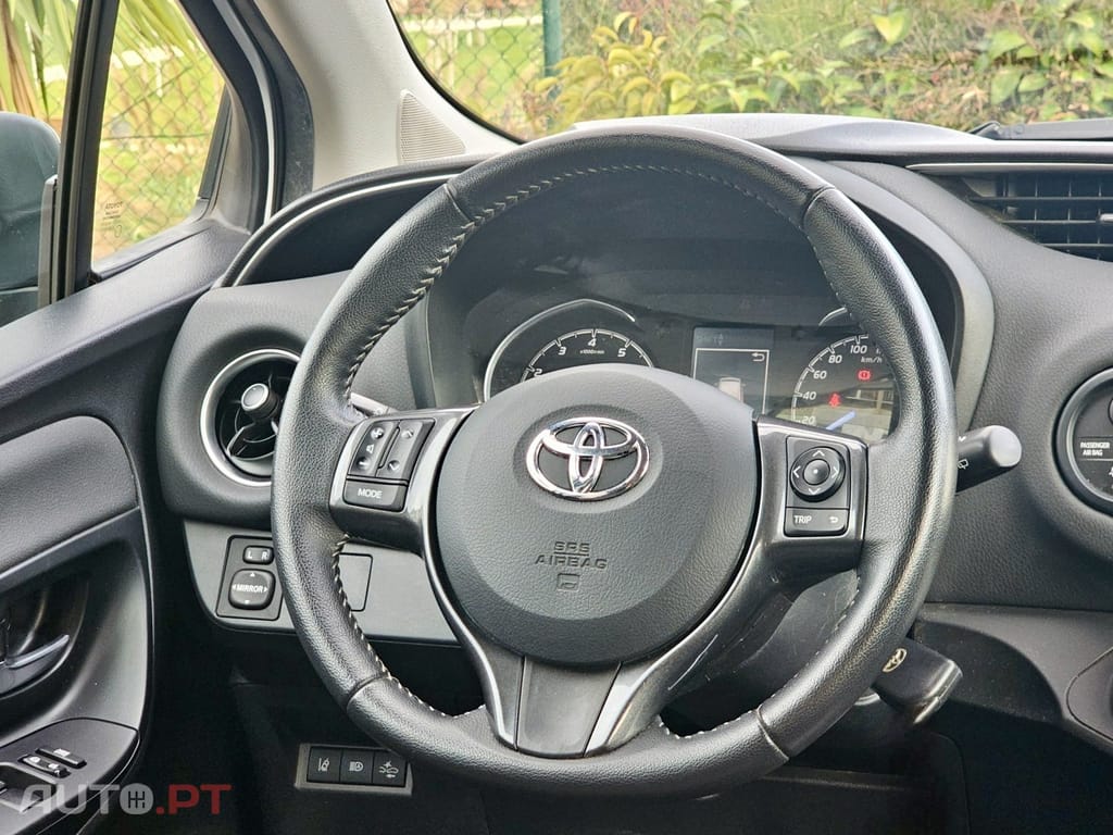 Toyota Yaris 1.5 VVT-i 20 Anos