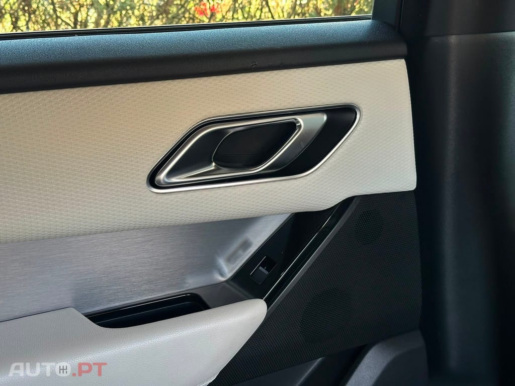 Land Rover Velar P400e R-Dynamic