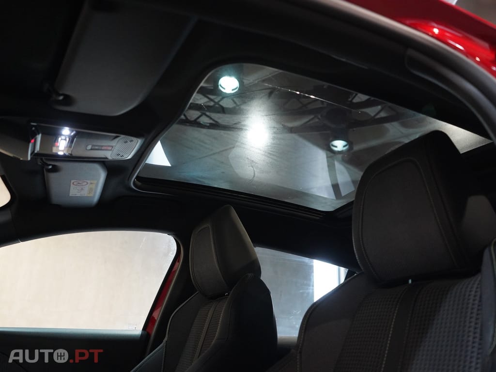 Peugeot E-208 50 kWh GT