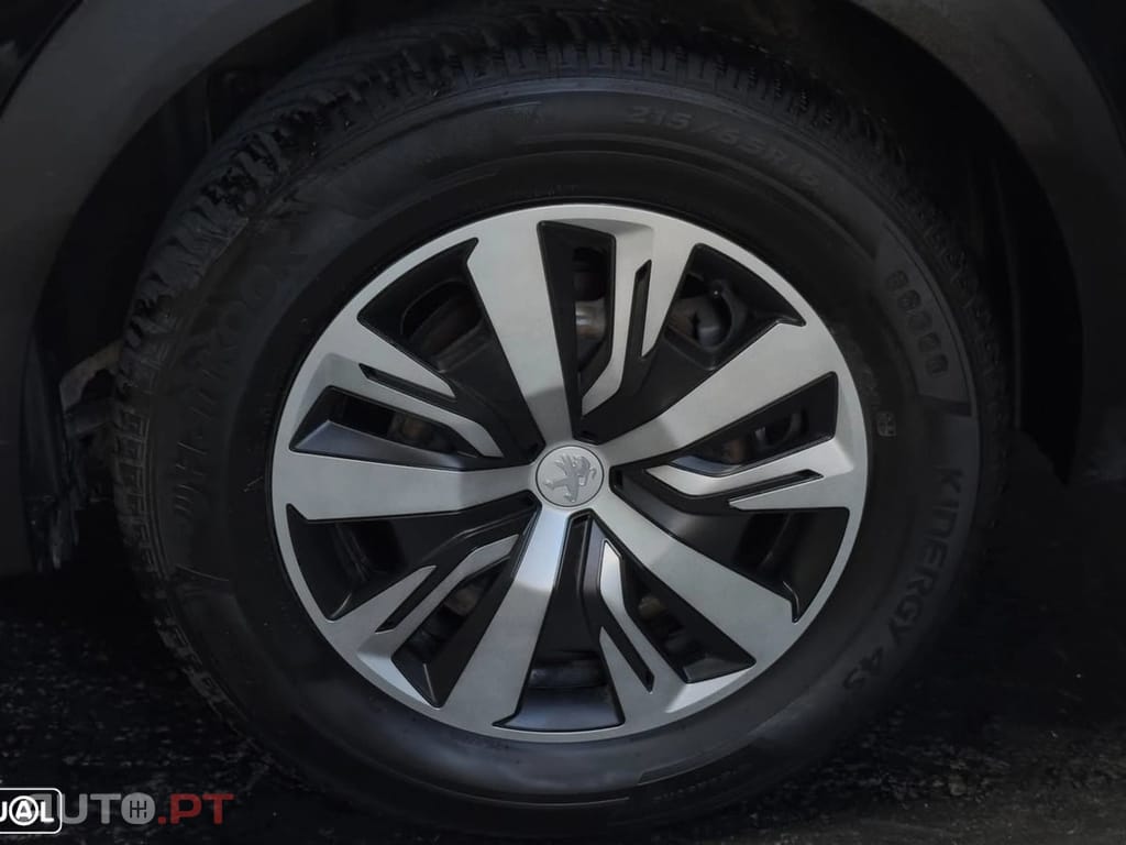 Peugeot E-2008 Active