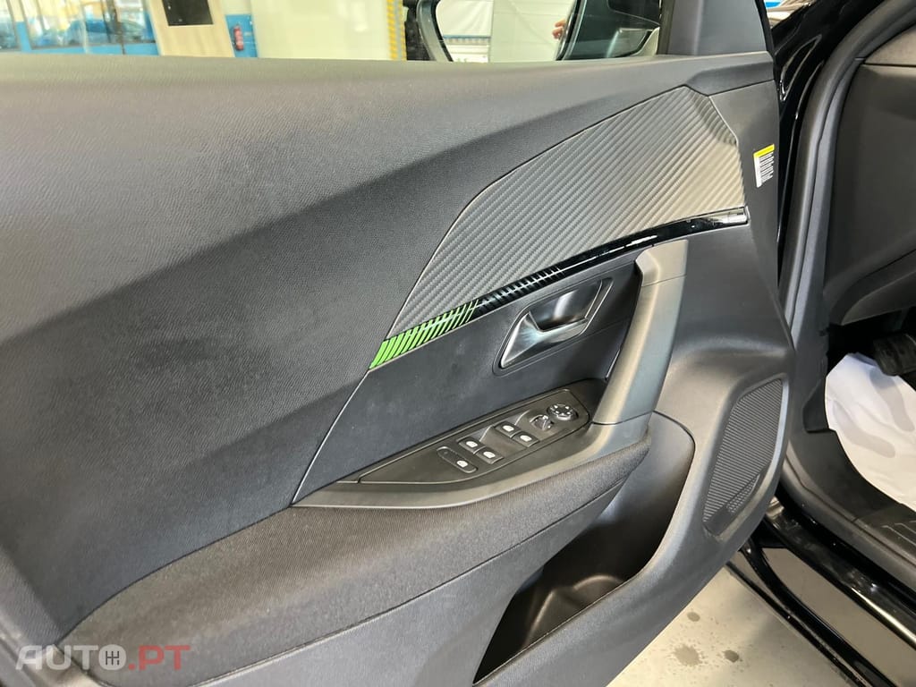 Peugeot E-2008 54 kWh Active