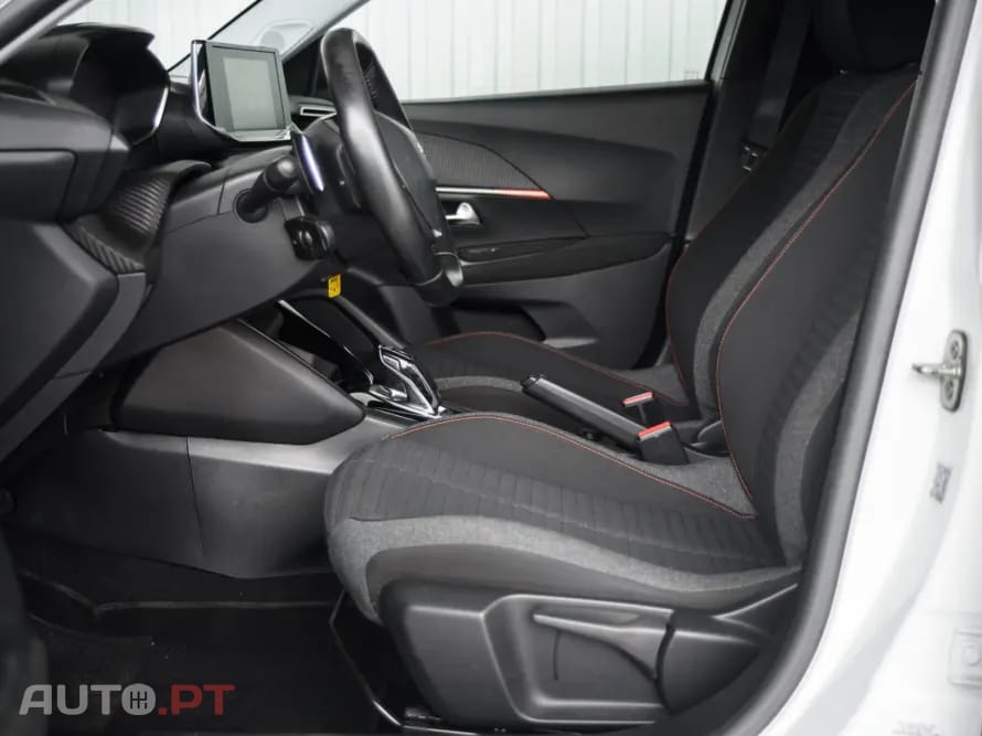 Peugeot 2008 PureTech 130 EAT8 Allure