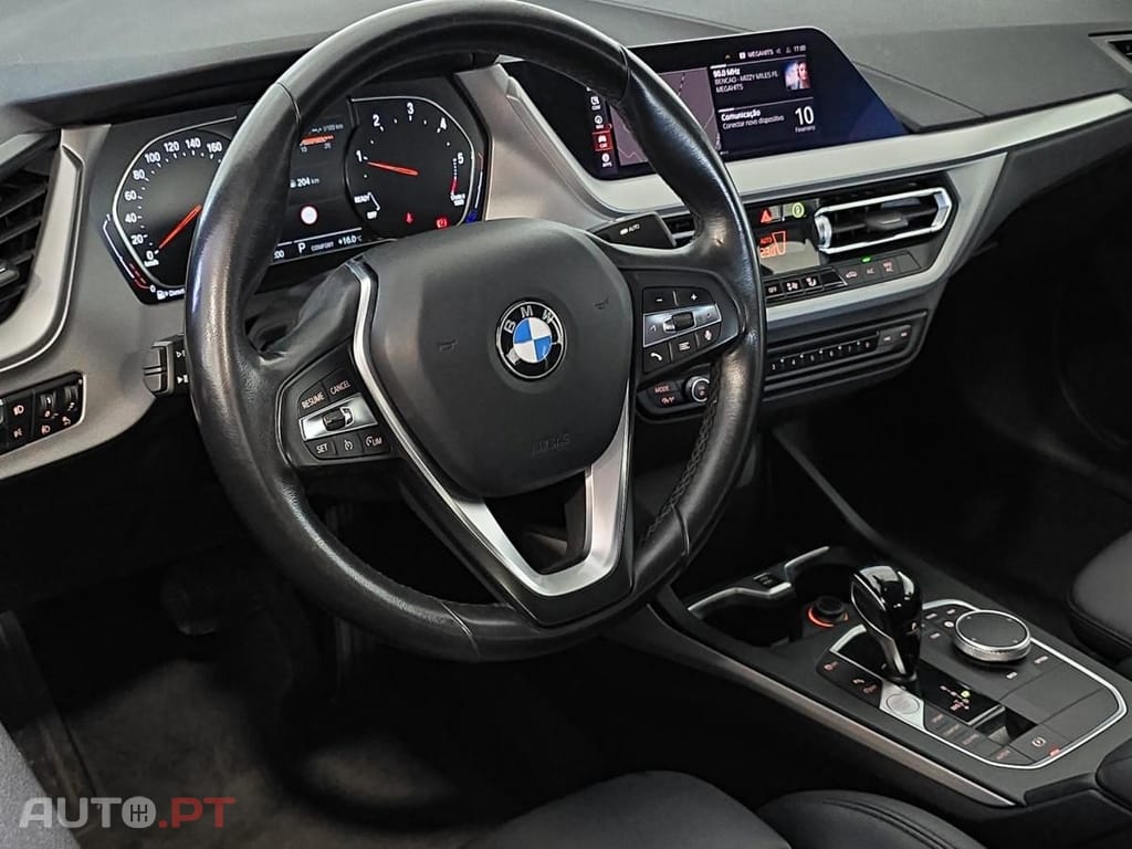BMW 216 d Line Sport — fotografia 7