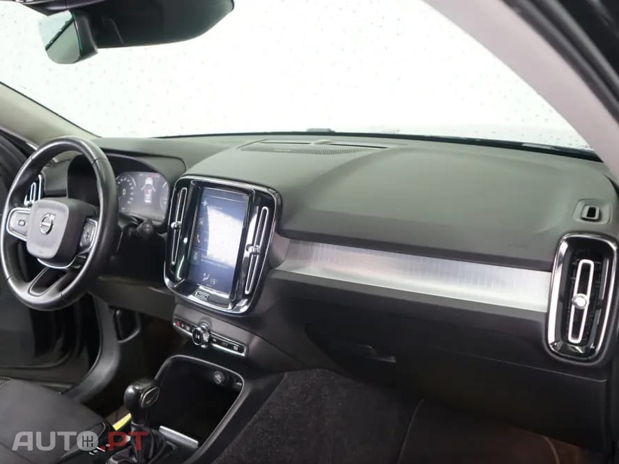 Volvo XC40 2.0 D3 Momentum