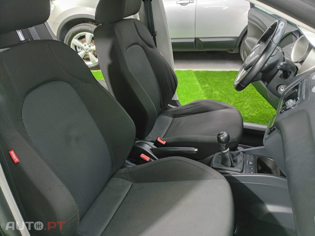 SEAT Ibiza 1.6 TDI Reference — fotografia 34