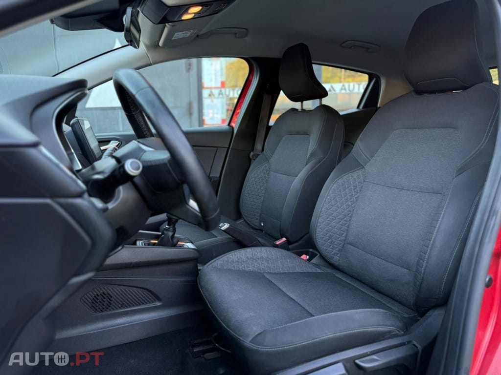 Renault Clio TCe 100 BUSINESS EDITION