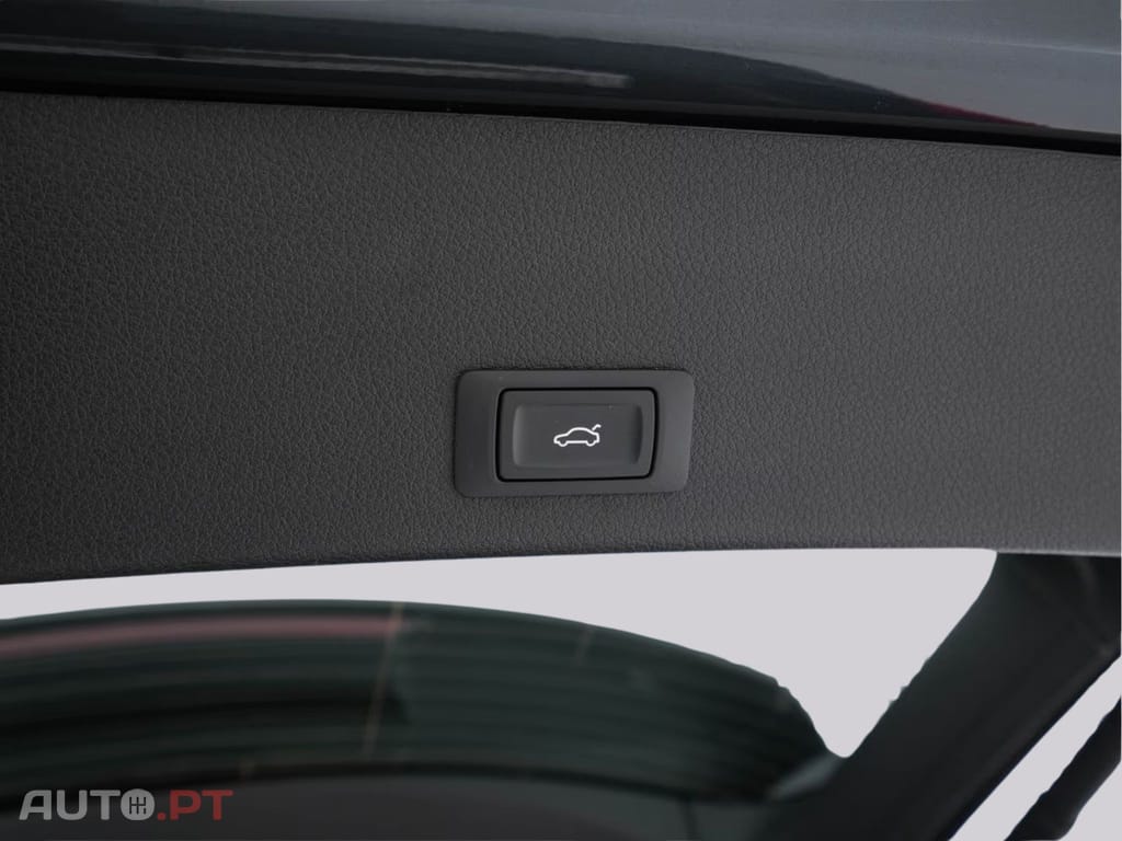 Audi E-Tron I.V.A DEDUTIVEL 