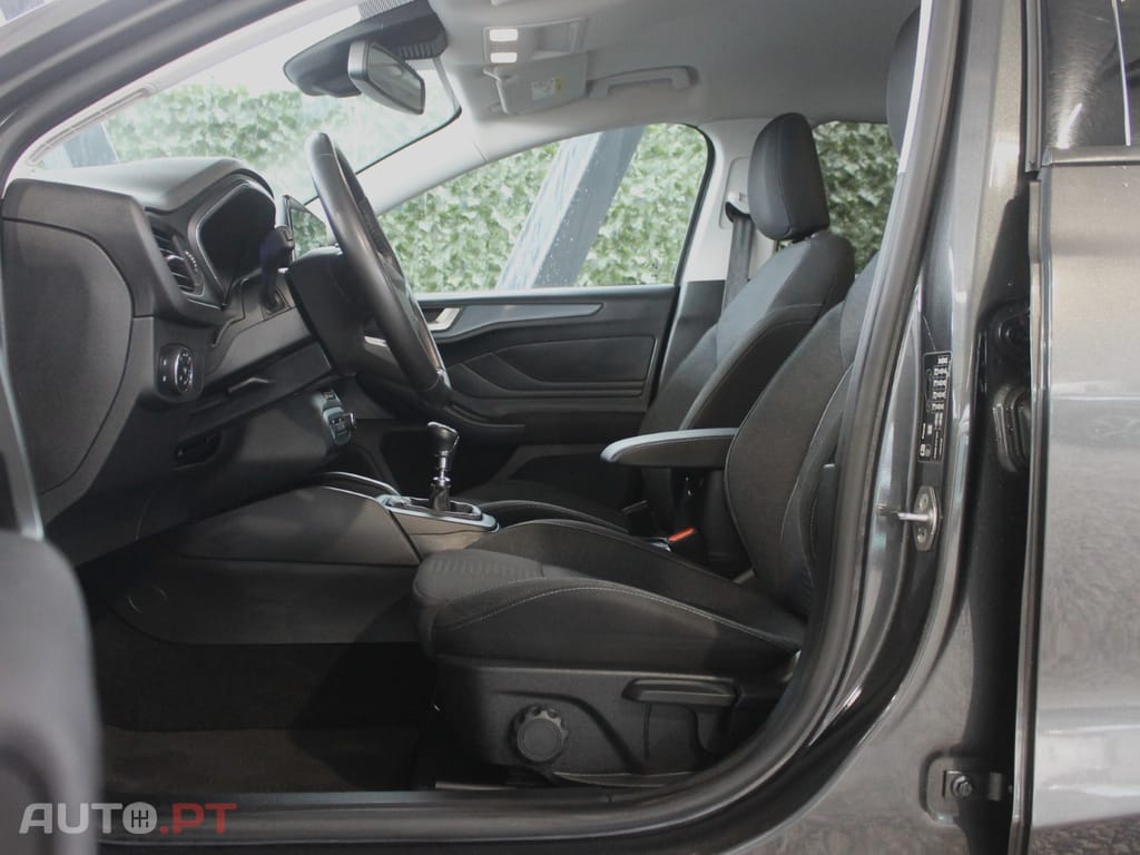 Ford Focus 1.0 EcoBoost MHEV Active X