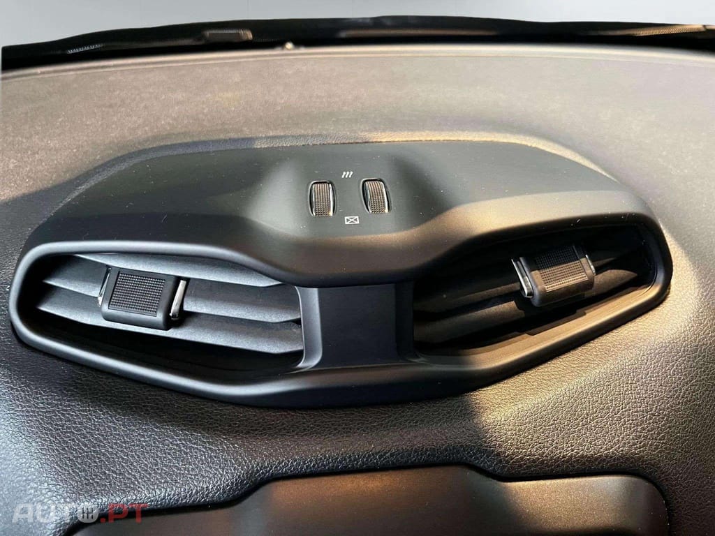 Jeep Renegade 1.3  AWD Híbrido 4Xe LIMITED  I.V.A DEDUTÍVEL 