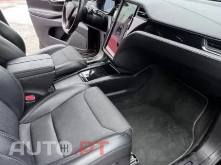 Tesla Model X 75D