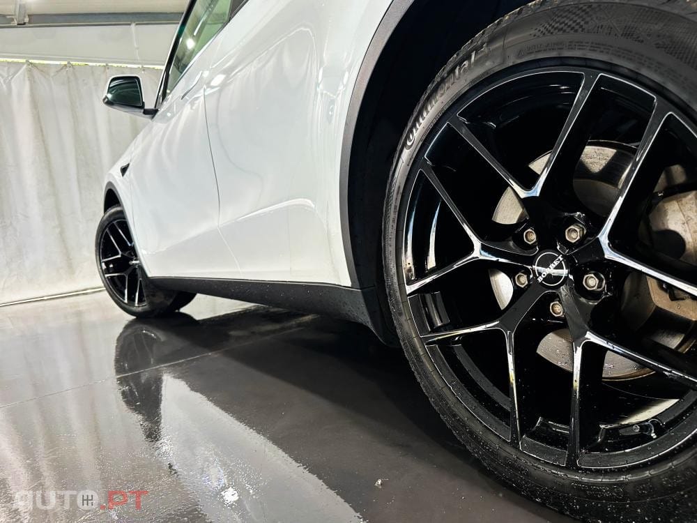 Tesla Model Y Long Range Dual Motor AWD