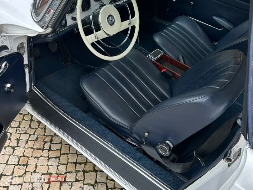 Mercedes-Benz SL 230 Pagode