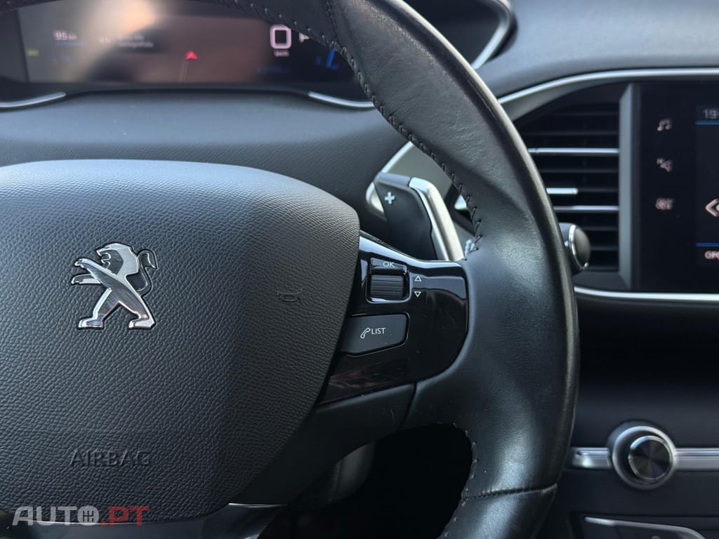 Peugeot 308 1.2 PureTech Allure Pack EAT8