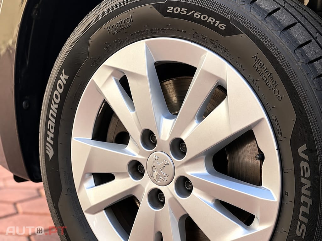 Peugeot Partner 1.5 BlueHDi Asphalt Longa EAT8