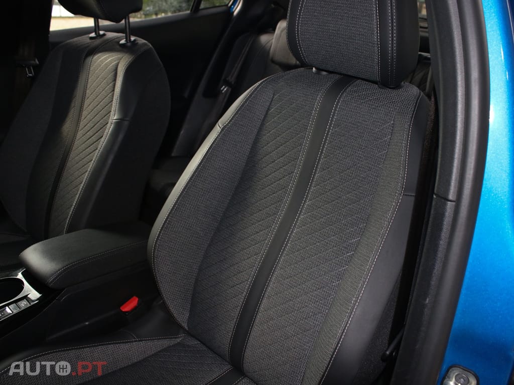 Peugeot 2008 1.2 Allure