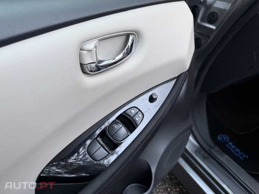 Nissan Leaf N-Connecta Full Led