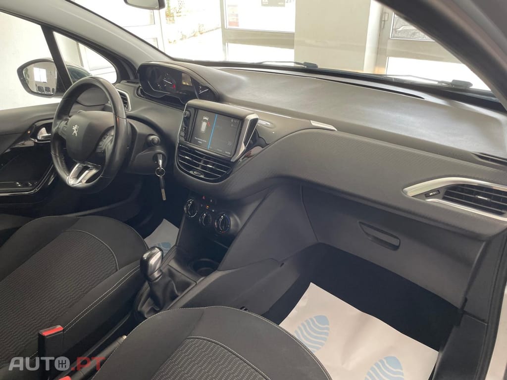 Peugeot 208 1.6 BlueHDi Style