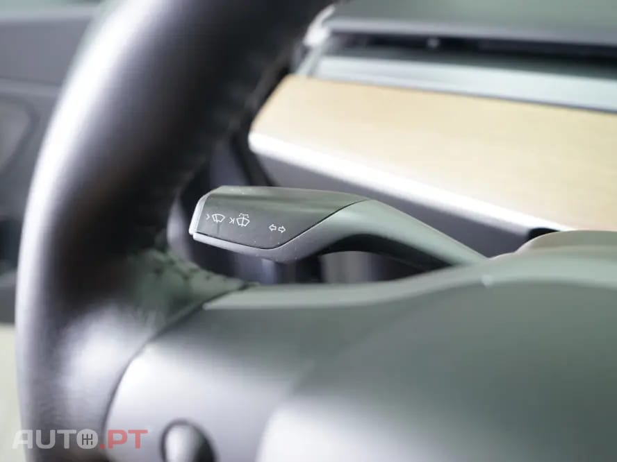 Tesla Model 3 Standard Range Plus RWD