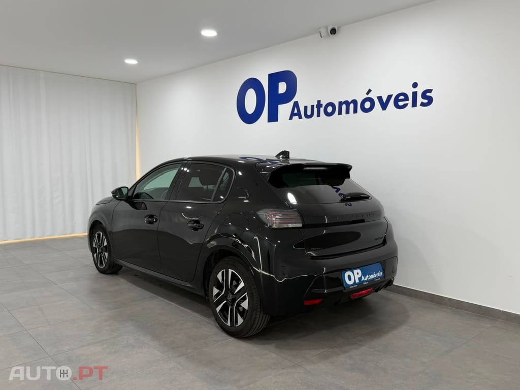 Peugeot 208 1.2 PureTech Allure EAT8