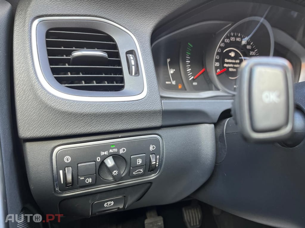Volvo V60 2.0 D2 Momentum