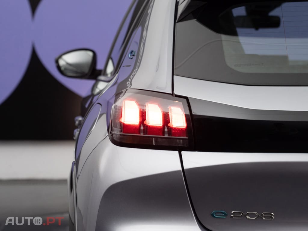 Peugeot E-208 50 kWh Active Pack