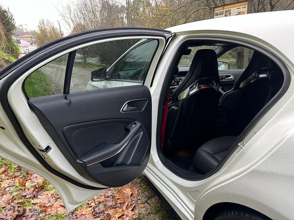 Mercedes-Benz A 45 AMG 4Matic Speedshift 7G-DCT Edition 1