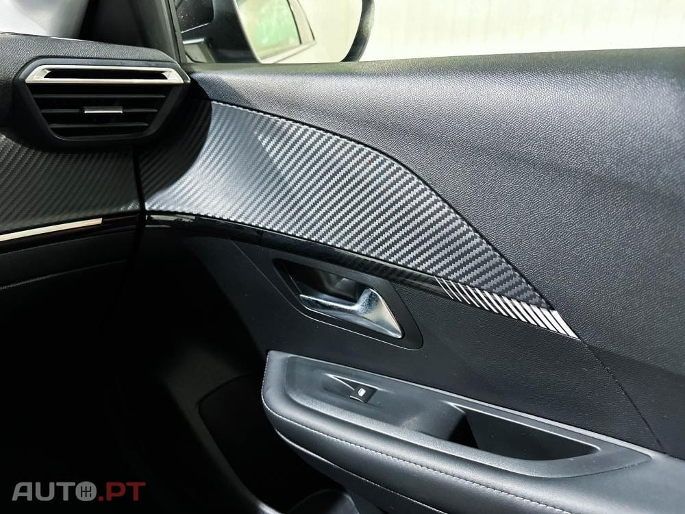 Peugeot 208 1.2 Hybrid Allure e-DCS6