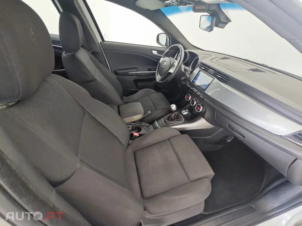 Alfa Romeo Giulietta 1.6 JTDM Veloce