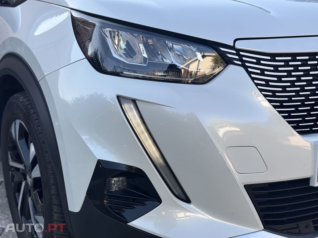 Peugeot E-2008 50 kWh Allure Pack