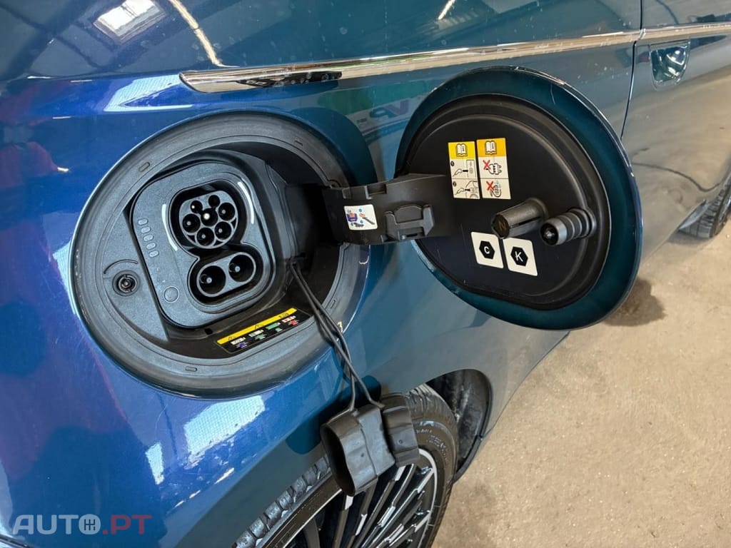 Fiat 500e La Prima
