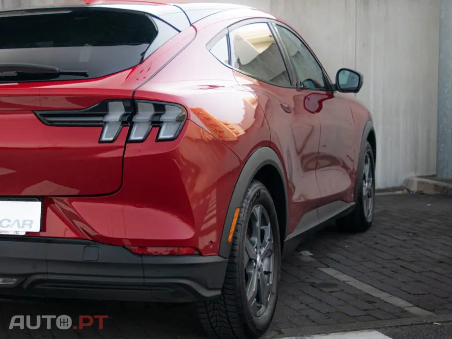 Ford Mustang Mach-E Standard