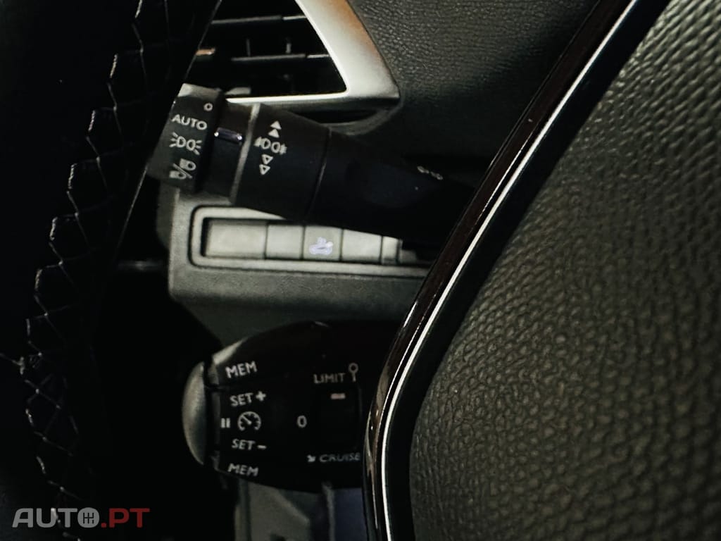 Peugeot 3008 1.2 PureTech Allure EAT8