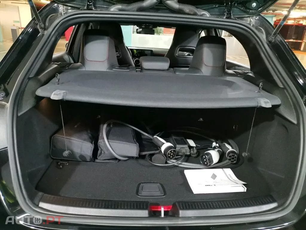 Mercedes-Benz A 250 e AMG Line
