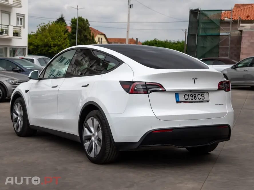 Tesla Model Y Long Range Dual Motor AWD
