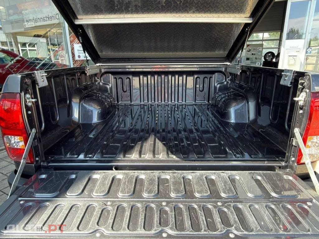 Toyota Hilux 2.4 D-4D 4WD CD Confort Aut.