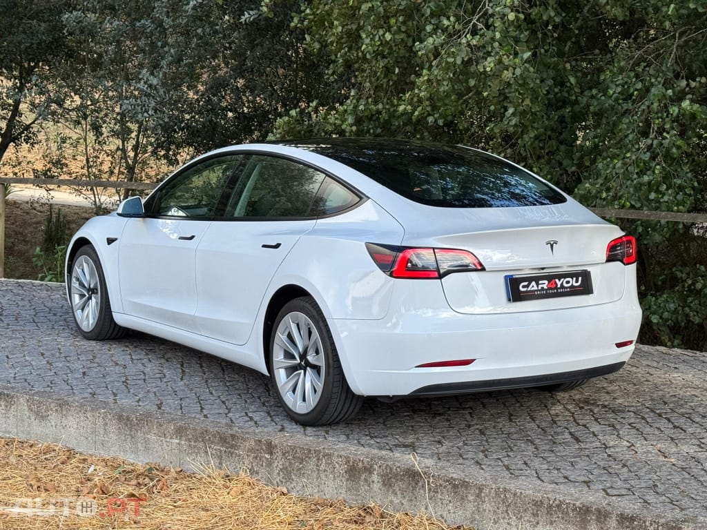Tesla Model 3 Standard Range Plus RWD