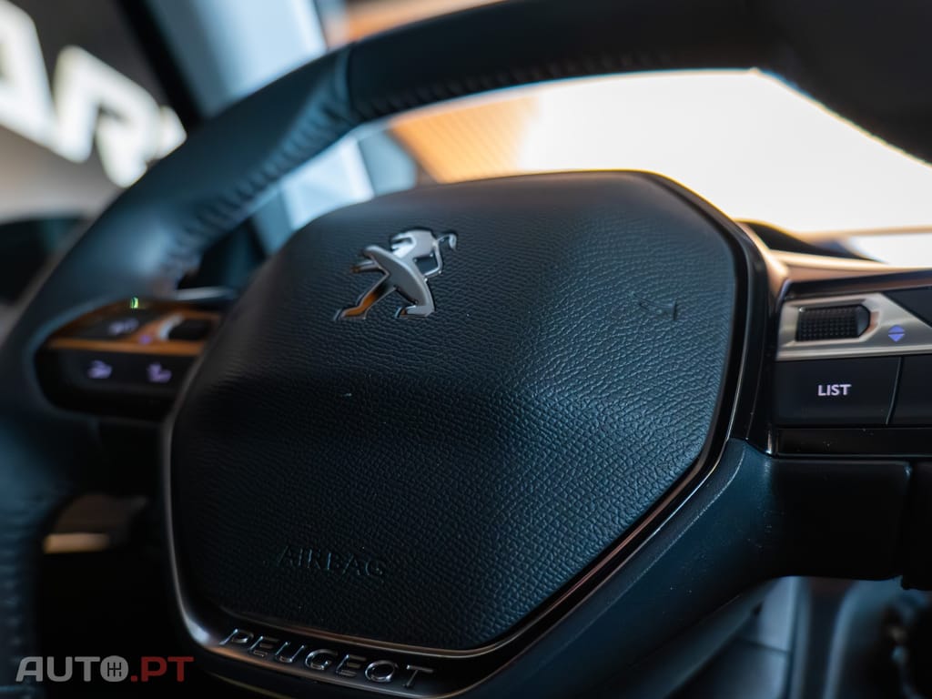 Peugeot 208 1.2 PureTech Allure EAT8