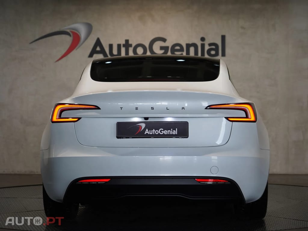 Tesla Model 3 Tração Traseira