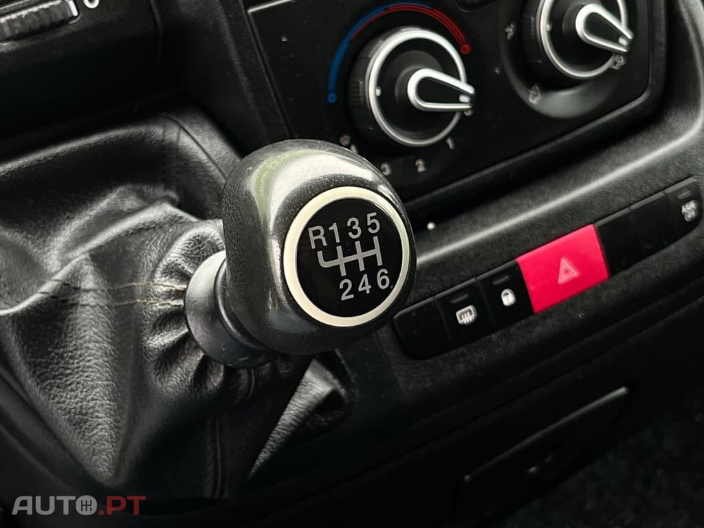Peugeot Boxer 2.2 BlueHDi 333 L3H2 Pro