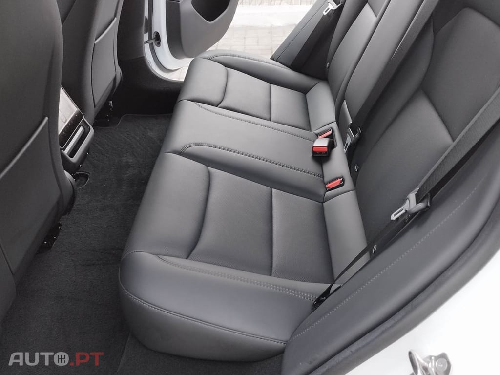 Tesla Model 3 Tração Traseira