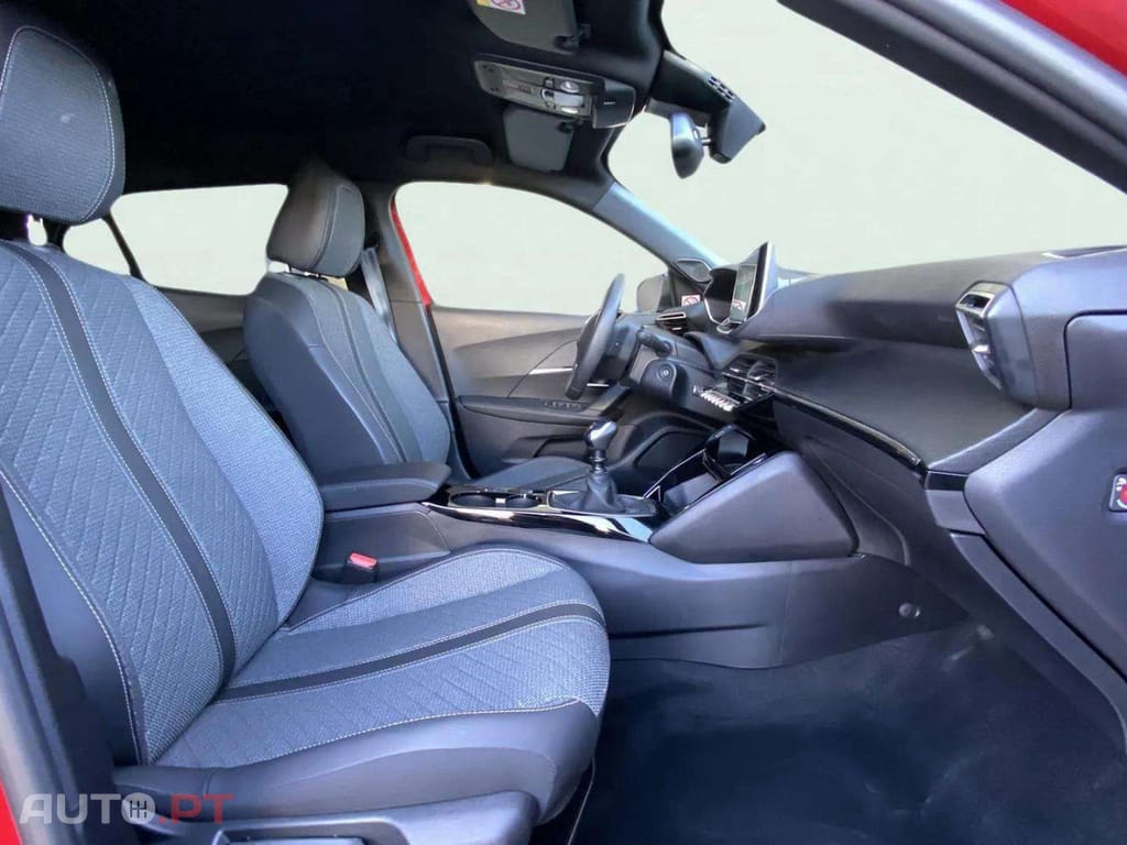 Peugeot 2008 1.2 PureTech Allure