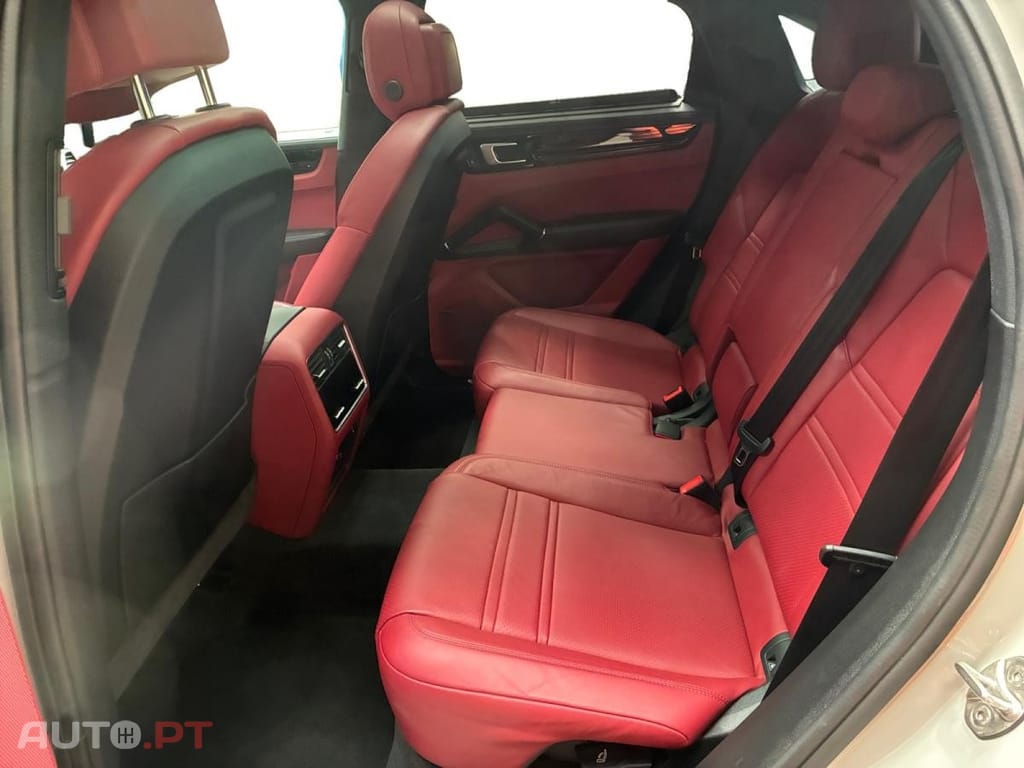 Porsche Cayenne E-Hybrid Triptronic V6