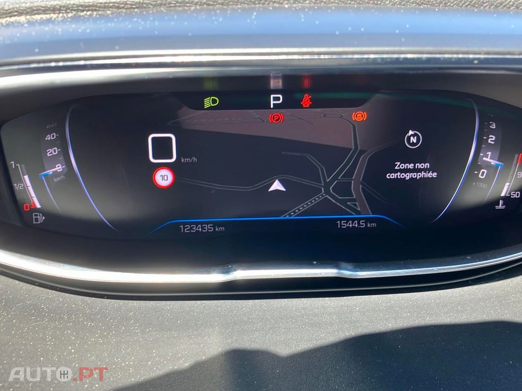 Peugeot 5008 1.5 BlueHDi Allure EAT8