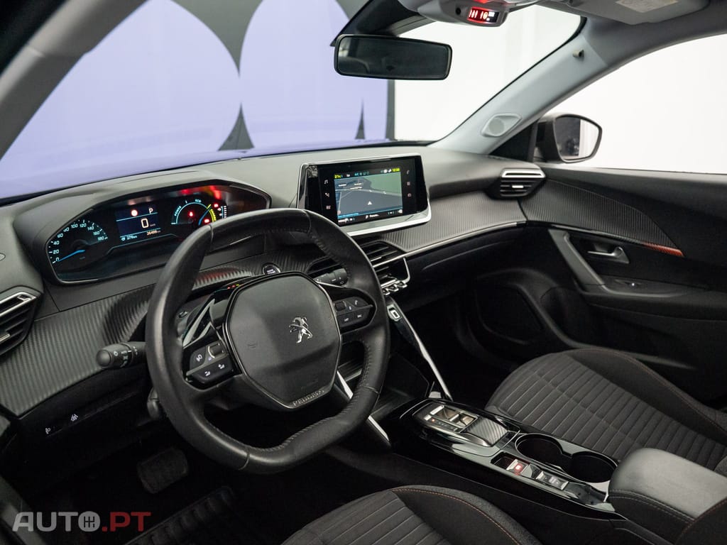 Peugeot E-2008 50 kWh Active Pack