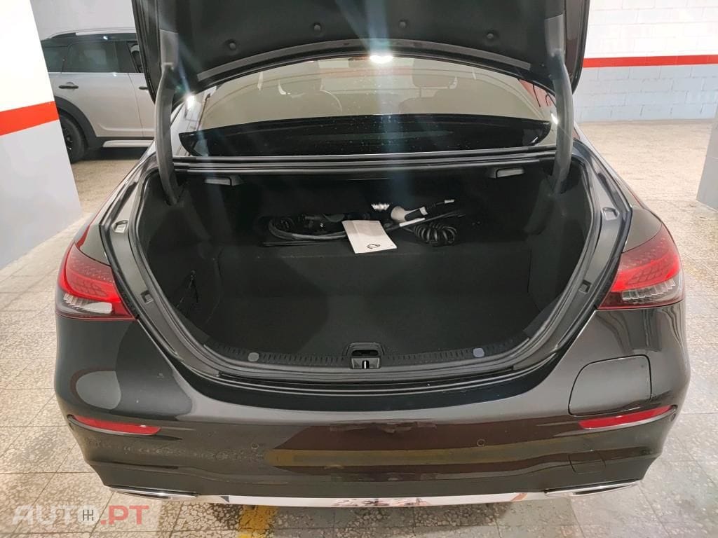 Mercedes-Benz E 300 de Avantgarde