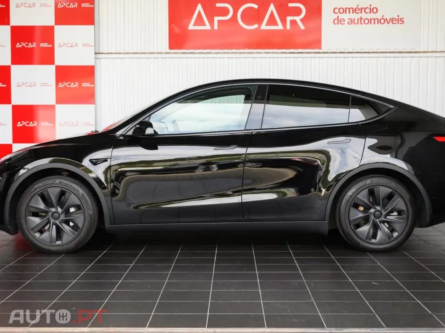 Tesla Model Y Long Range RWD