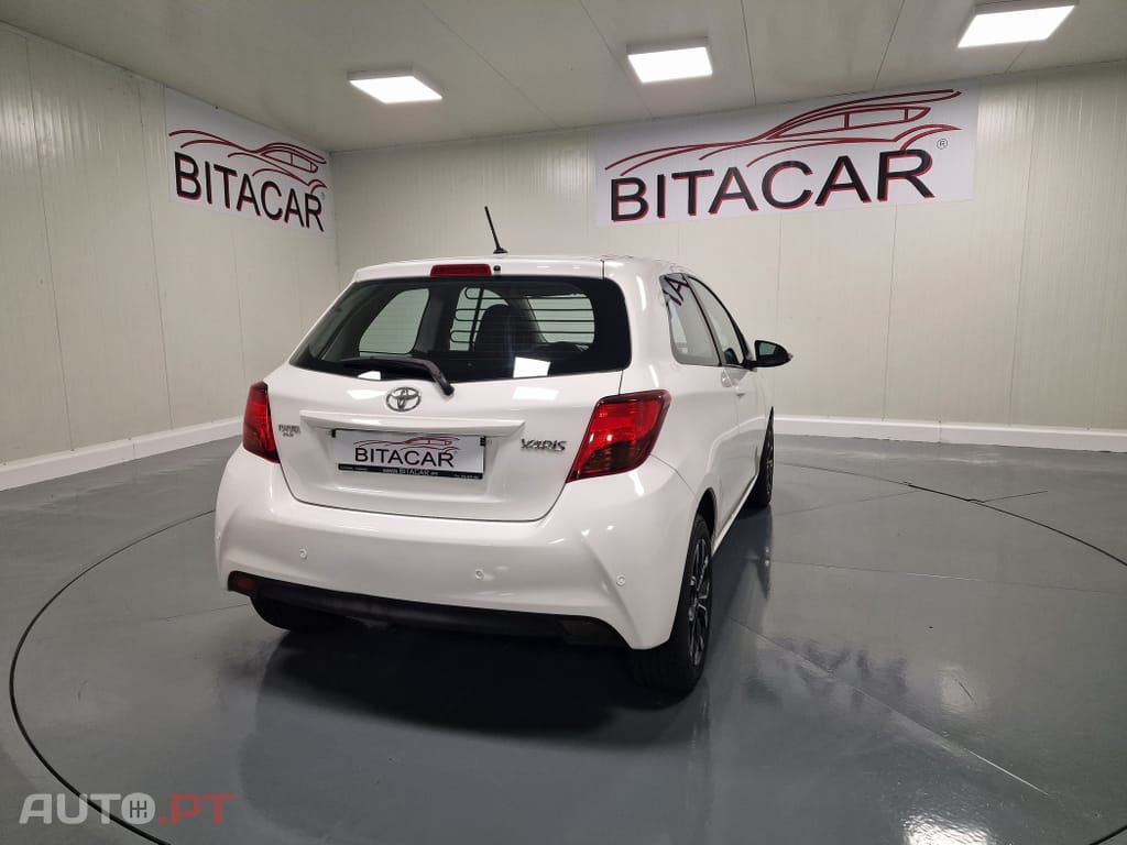 Toyota Yaris BIZZ 1.4 D-4D 90CV IVA DEDUTIVEL