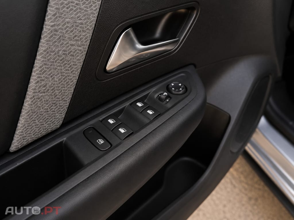 Citroen C4 1.2 PureTech Shine Pack EAT8